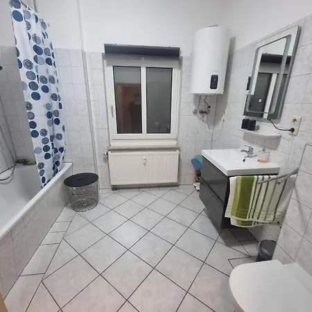 Monteurswohnung, In *